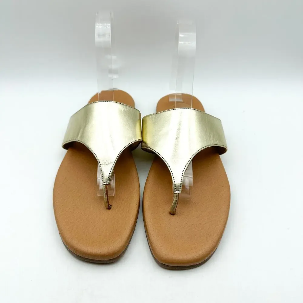 ANDRE ASSOUS Womens Paige Sandal EU 39 US 8-8.5 Metallic Gold Tan Flip Flop NWOB